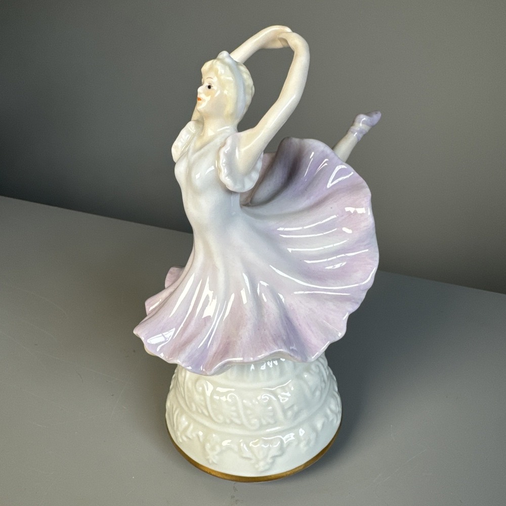 Musical arabesque Ballerina Swan Lake Porcelain Vtg Gold Trim Twirls Works 7.25"